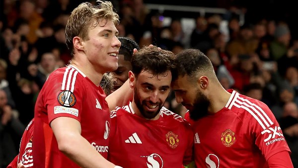 مانشستر يونايتد يفوز على تشيلسي 2-1 في الدوري الإنجليزي